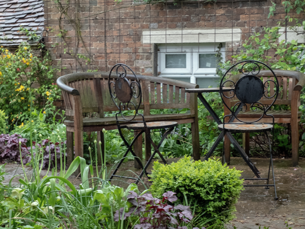 Aylesbury-garden-600-450 Aylesbury garden bench and chairs