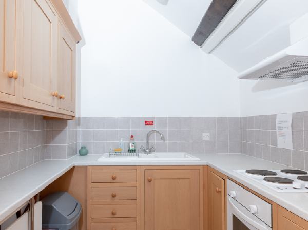 Aylesbury-meeting-room-kitchen-600-450 Aylesbury Meeting House Kitchen