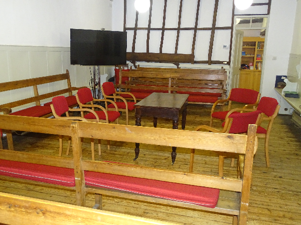 Aylesbury-meeting-room2-600-450 The Meeting Room Entrance and Zoom Screen